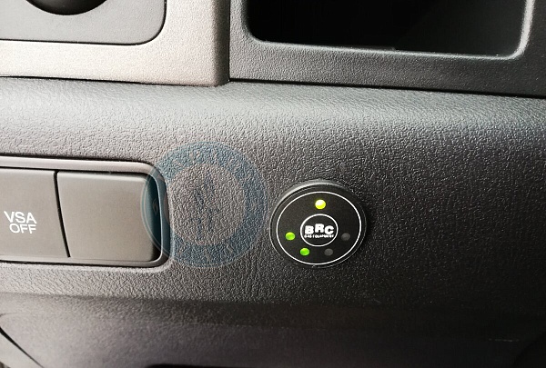 Кнопка ГБО на Honda Cr-v 2008 года 166 л.с. 2354