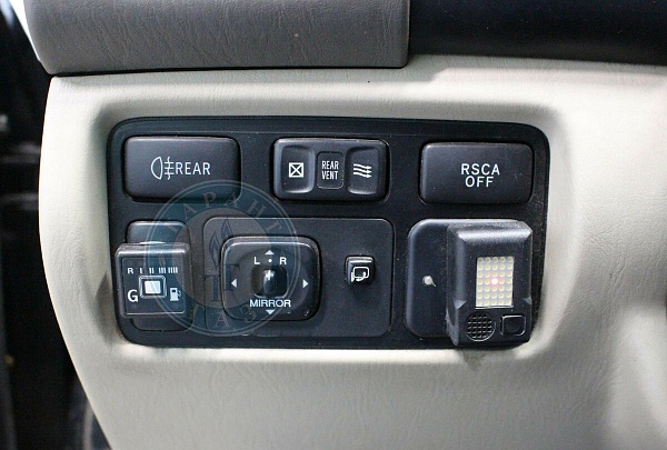 Кнопка ГБО на Lexus Lx470 2001 года 233.9 л.с. 4664