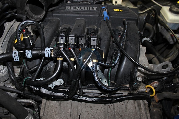 Renault Duster 2012 года 102 л.с. 1598
