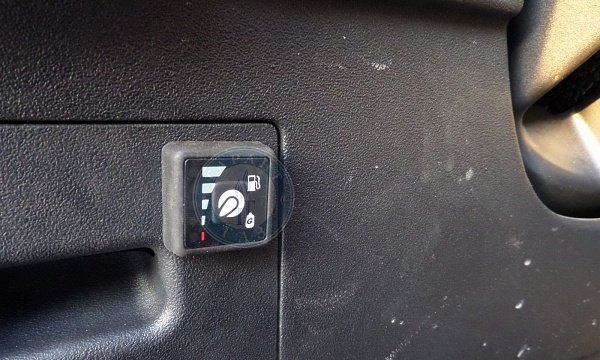 Кнопка ГБО на Nissan Qashqai 2010 года 141.4 л.с. 1997
