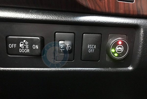 Кнопка ГБО на Toyota Tundra 2008 года 386.1 л.с. 5663