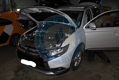 Mitsubishi Outlander 2016 года 145.5 л.с. 1998