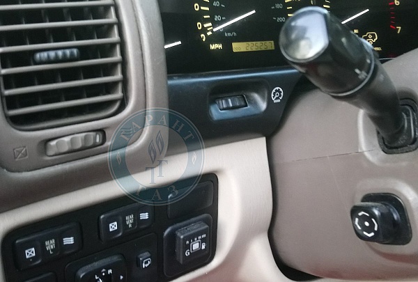 Кнопка ГБО на Lexus Lx470 2000 года 233.9 л.с. 4664