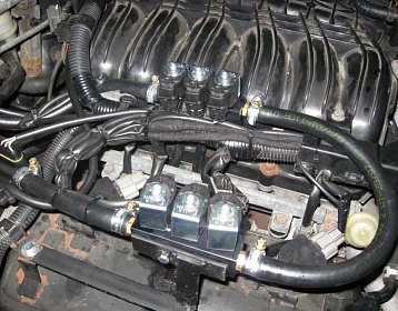 Mitsubishi Endeavor фото 8