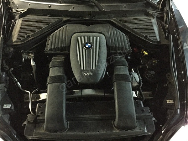 BMW X5 4.8