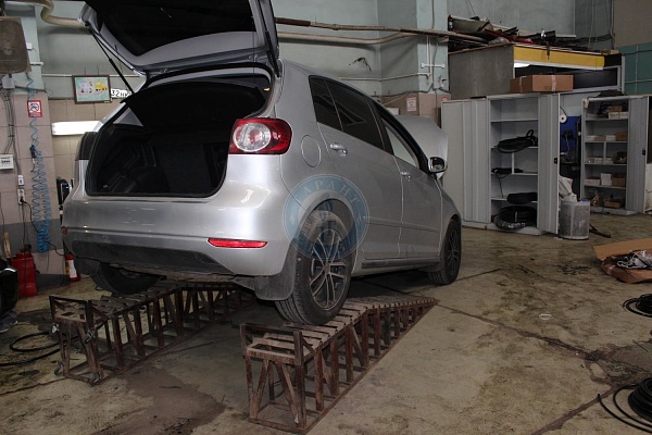 Volkswagen Golf 2013 года 102 л.с. 1595