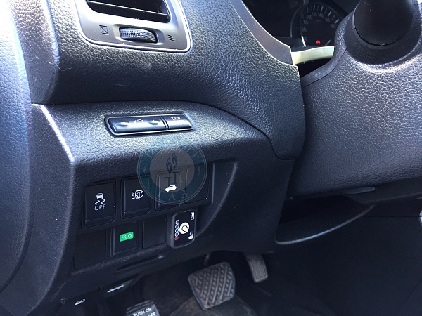Кнопка ГБО на Nissan Teana 2013 года 182.2 л.с. 2496