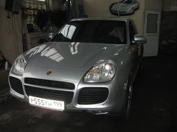 Porsche Cayenne Turbo 4