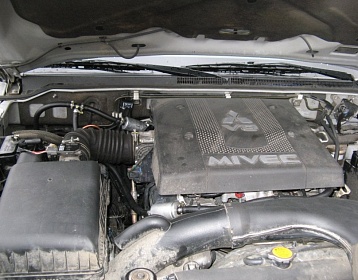 Mitsubishi Pajero фото 6