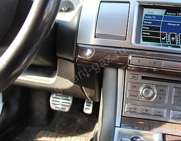 Jaguar XF фото 2