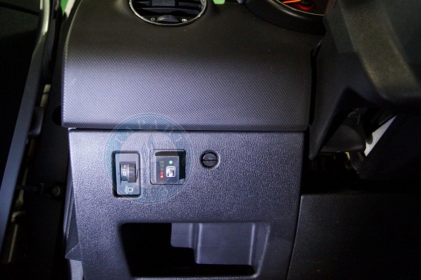 Кнопка ГБО на Peugeot 308 2012 года 119.6 л.с. 1598