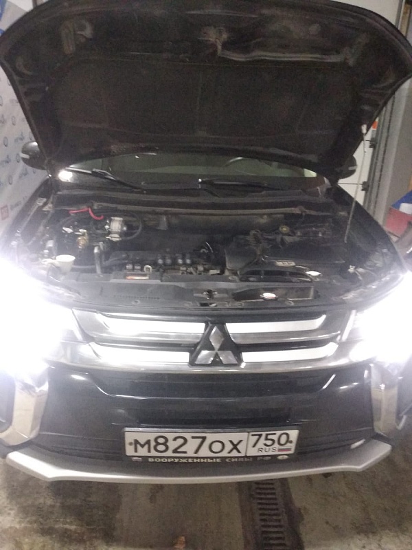 Mitsubishi Outlander 2015 года 145.5 л.с. 1998