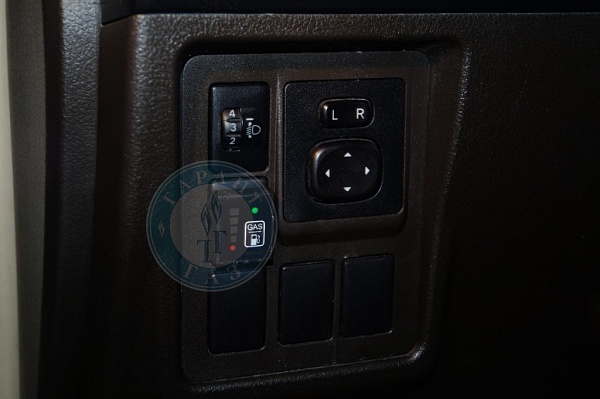 Кнопка ГБО на Toyota Land cruiser prado 2013 года 163.2 л.с. 2694