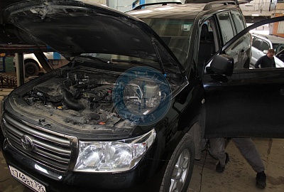 Toyota Land cruiser 120 2008 года 248.8 л.с. 3956