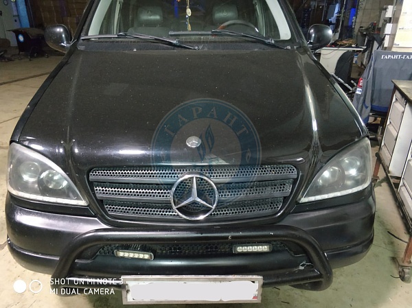 Mercedes ML320 2001 года 217.5 л.с. 3199