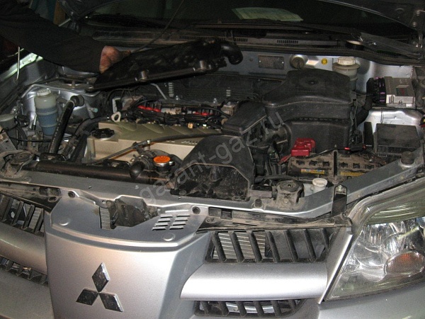 Mitsubishi Outlander 2