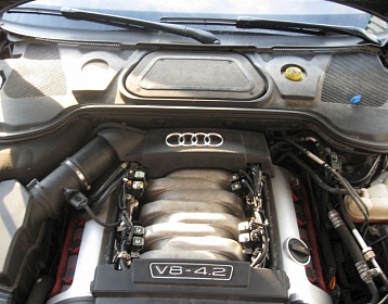 Audi A8 фото 8