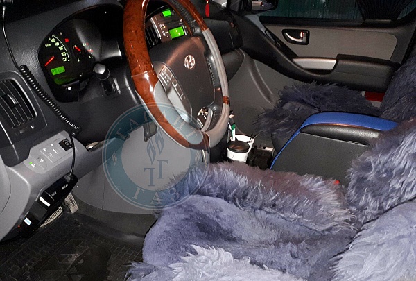 Кнопка ГБО на Hyundai H1 2011 года 174 л.с. 2359