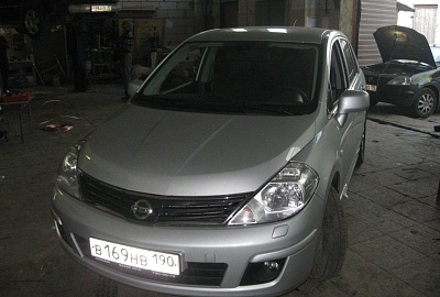 Nissan Tiida 2
