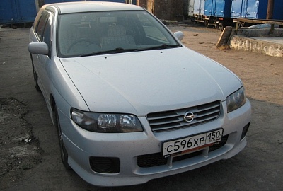 Nissan Avenir