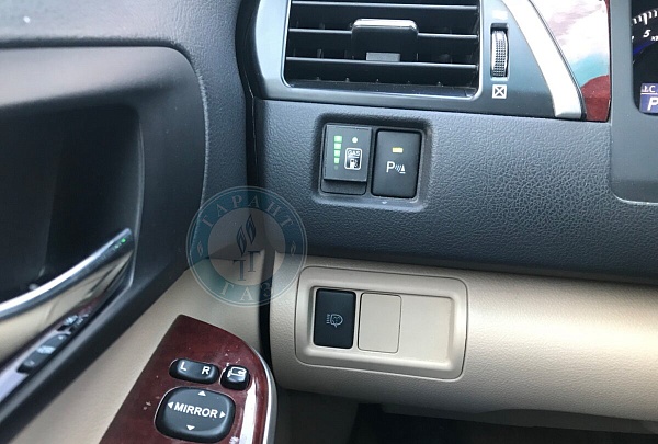 Кнопка ГБО на Toyota Camry 2015 года 180.8 л.с. 2494