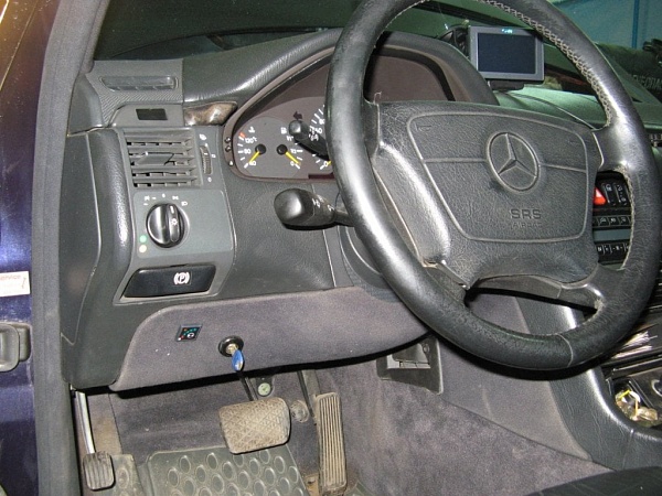 Mercedes W210