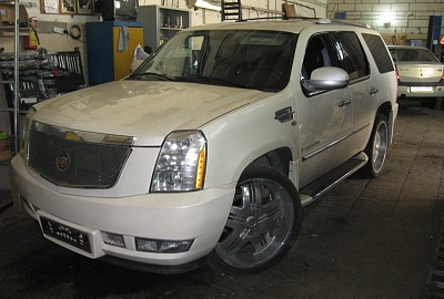 Cadillac Escalade 2