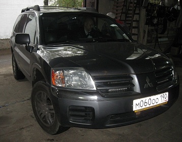 Mitsubishi Endeavor фото 6