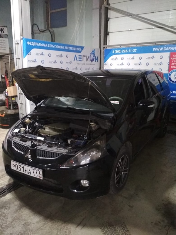 Mitsubishi Grandis 2006 года 164.5 л.с. 2378