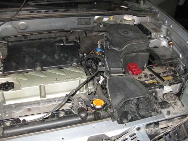 Mitsubishi Outlander 2