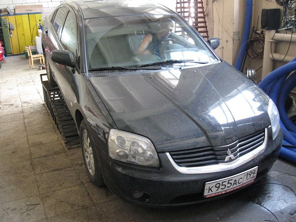 Mitsubishi Galant 1