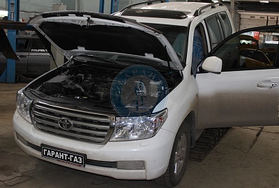Toyota Land cruiser 200 2010 года 288 л.с. 4664